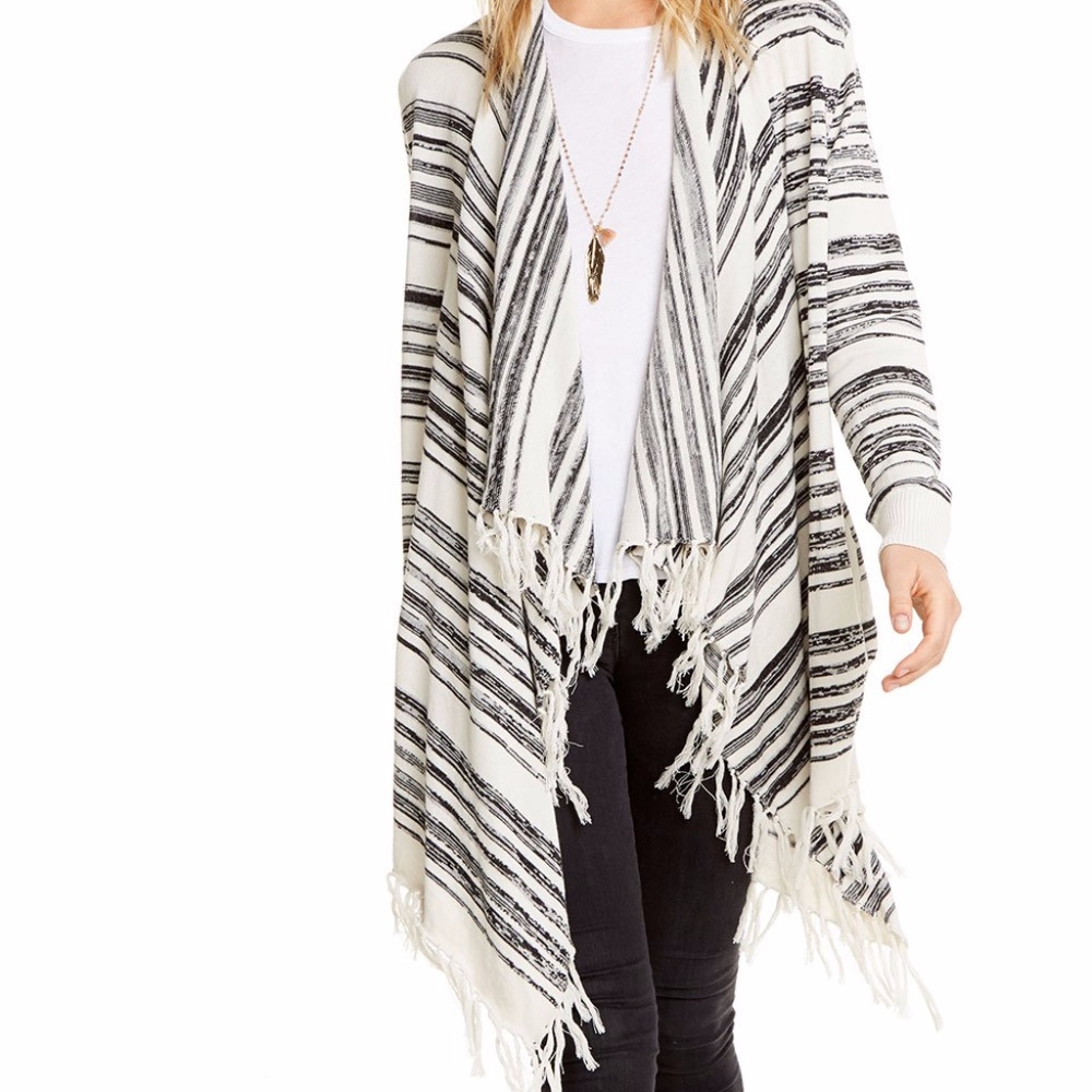 Linen sweater L/S fringe trim by Chaser